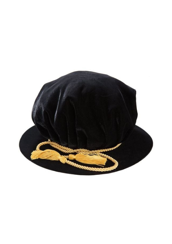 Graduation beefeater (tudor bonnet)